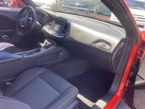 2015 Dodge Challenger SXT