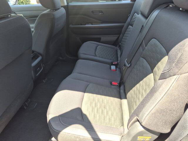 2024 Nissan Pathfinder S