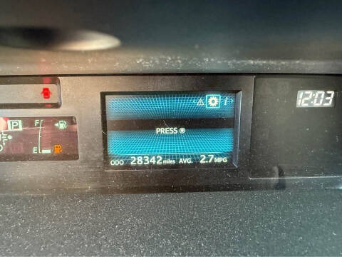 2017 Toyota Prius v Three