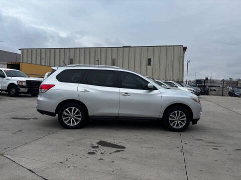 2016 Nissan Pathfinder S