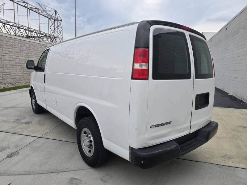 2018 Chevrolet Express Cargo Work Van photo 8