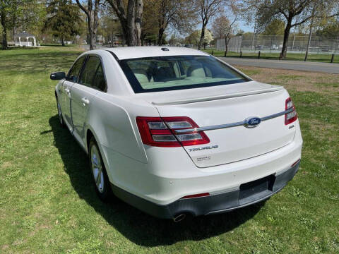 2014 Ford Taurus SEL
