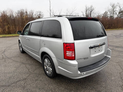 2008 Chrysler Town and Country Limited