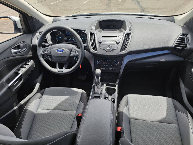 Image 9 of 2018 Ford Escape SE