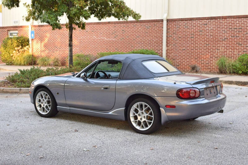 2002 Mazda Miata SE photo 12