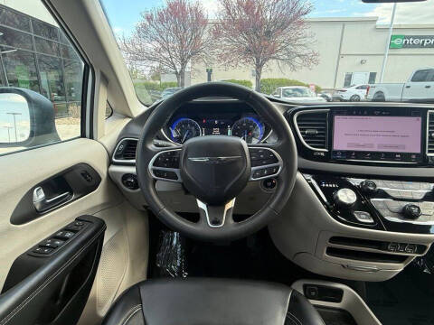 2023 Chrysler Pacifica Touring L