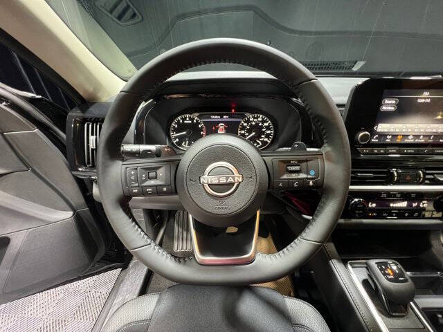 2025 Nissan Pathfinder SV