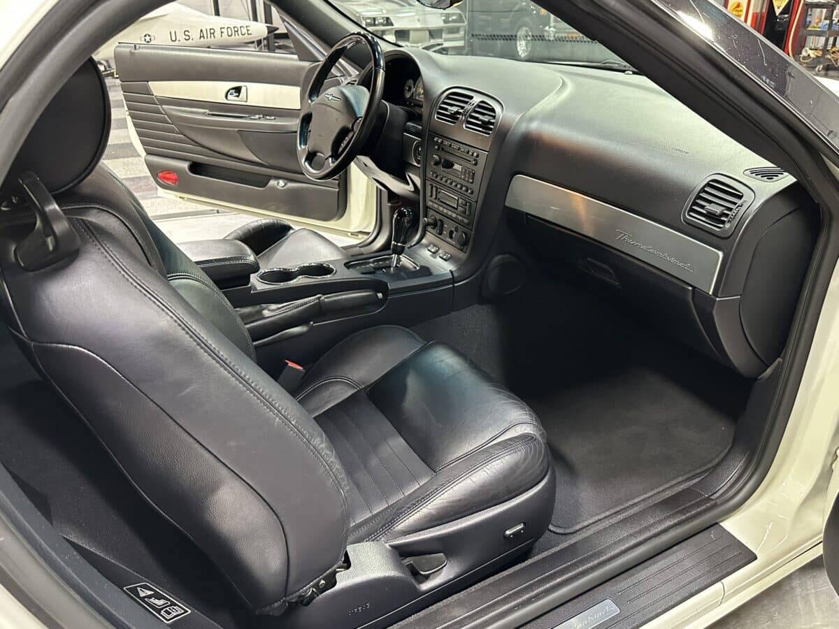 2003 Ford Thunderbird 23