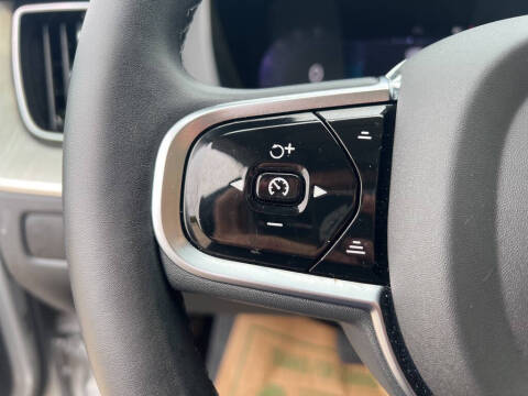 2025 Volvo XC60 B5 Plus Dark Theme