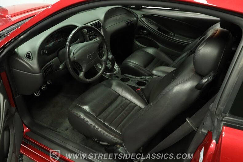 2004 Ford Mustang GT Deluxe