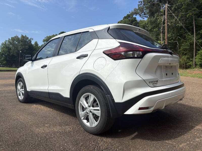 2024 Nissan Kicks S
