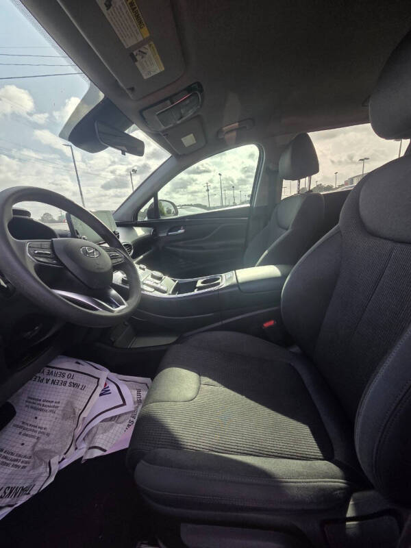 2022 Hyundai Santa Fe SE