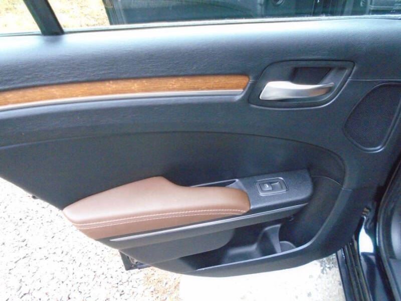 2013 Chrysler 300 C John Varvatos Luxury Edition