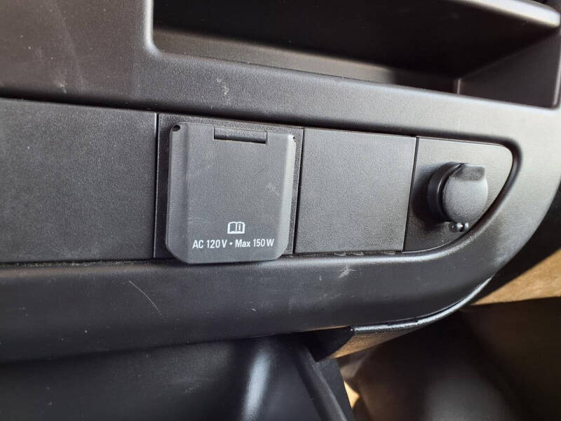 2023 GMC Savana 2500