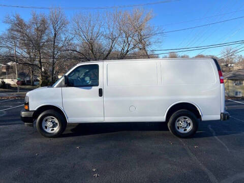 2022 Chevrolet Express 2500