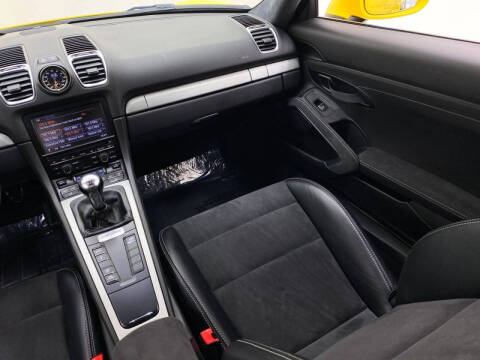 2016 Porsche Cayman GT4