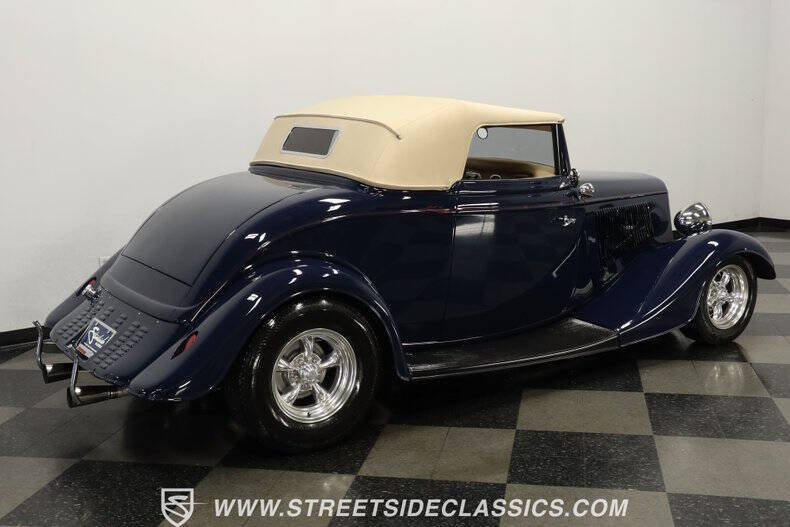 1933 Ford Cabriolet