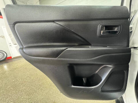 2015 Mitsubishi Outlander SE