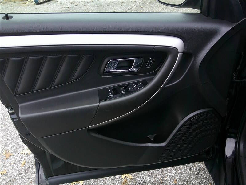 2018 Ford Taurus SEL