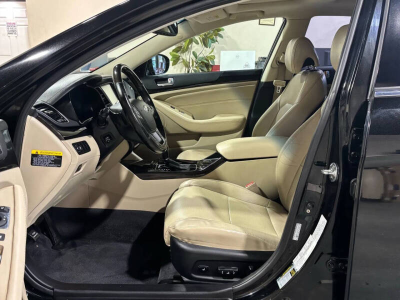 2014 Kia Cadenza Premium