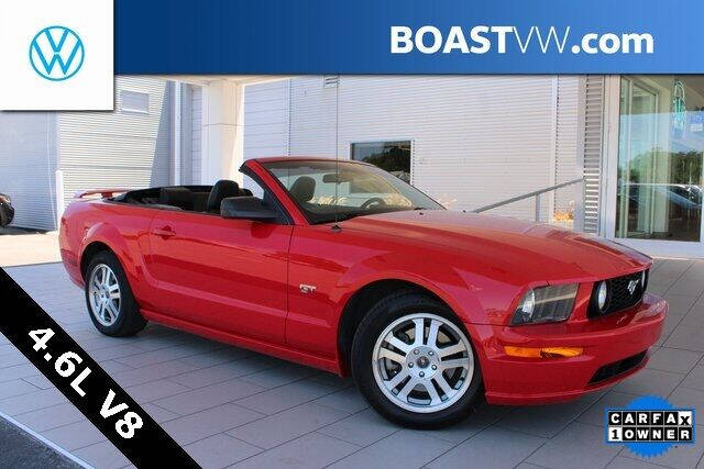 2005 Ford Mustang GT Deluxe