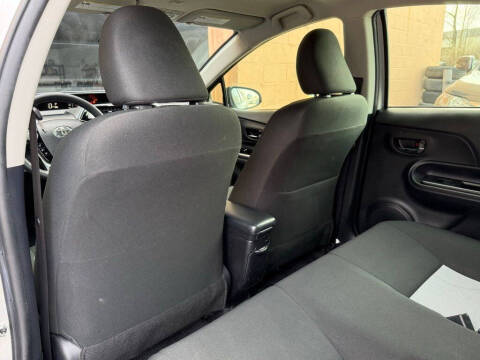 2018 Toyota Prius c Two