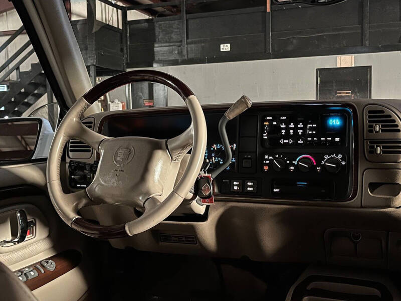 2000 Cadillac Escalade