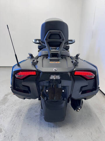 2023 Can-Am Spyder RT SE6