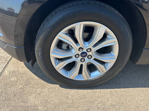 2020 Ford Edge Titanium