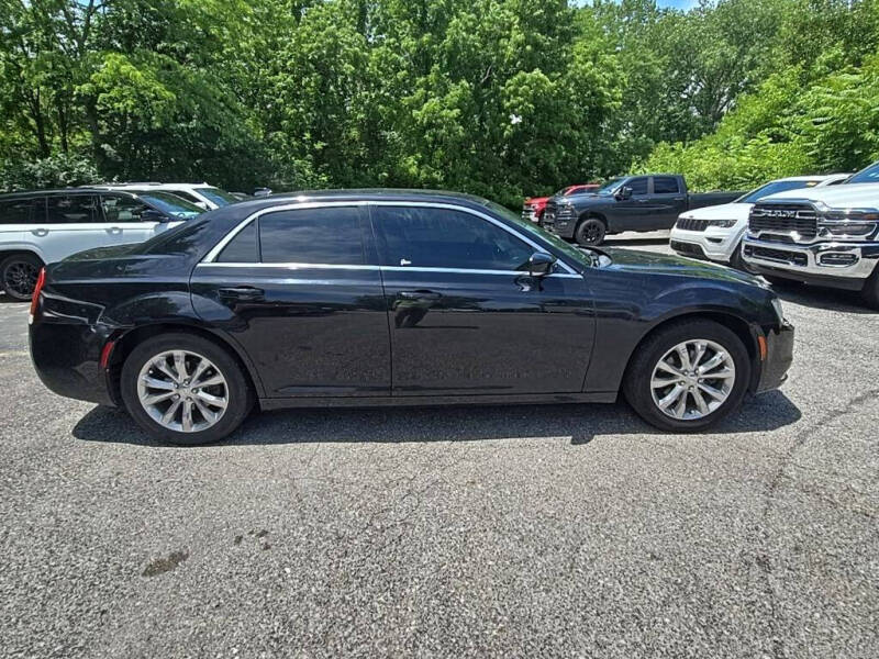 2017 Chrysler 300 Limited