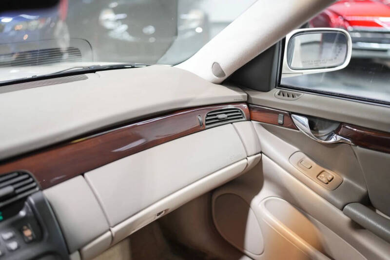 2003 Cadillac DeVille DHS
