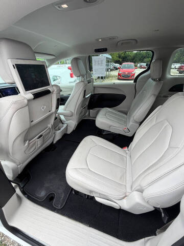 2017 Chrysler Pacifica Touring-L Plus