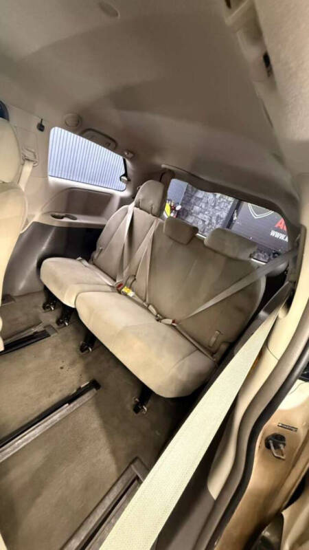 2014 Toyota Sienna L 7-Passenger