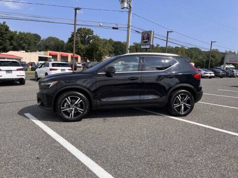 2025 Volvo XC40 B5 Core Bright Theme