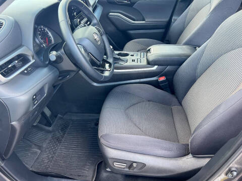 2021 Toyota Highlander LE