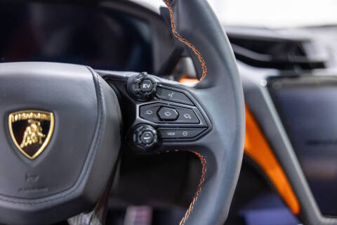 2025 Lamborghini Revuelto