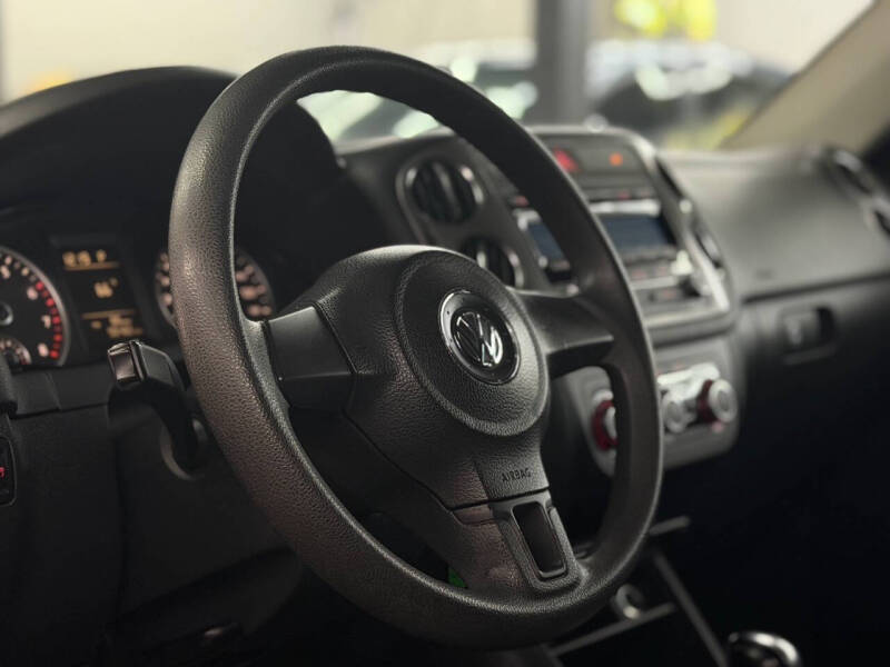 2011 Volkswagen Tiguan SE