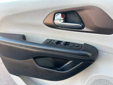 2017 Chrysler Pacifica Touring