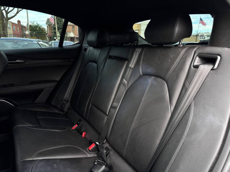 2022 Alfa Romeo Stelvio Sprint