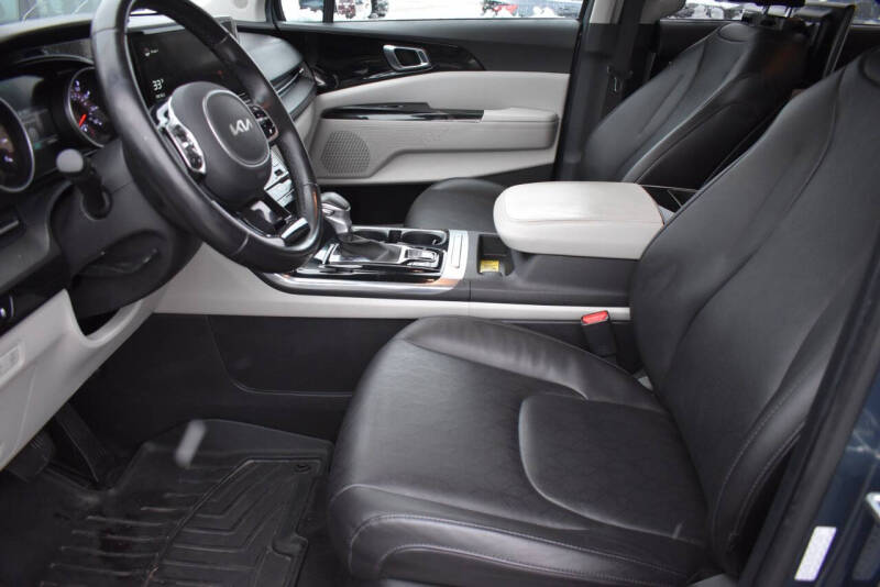 2022 Kia Carnival EX