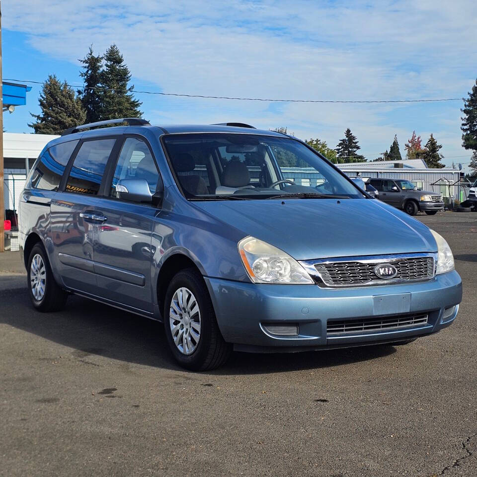 2011 Kia Sedona for sale at Marquez Auto Sales LLC in Hubbard, OR