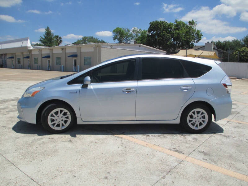 2014 Toyota Prius v Five