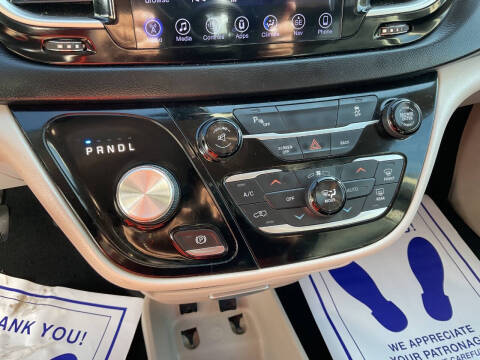 2017 Chrysler Pacifica Touring-L