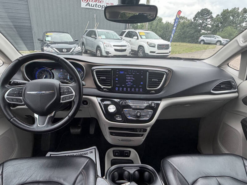 2017 Chrysler Pacifica Touring-L Plus