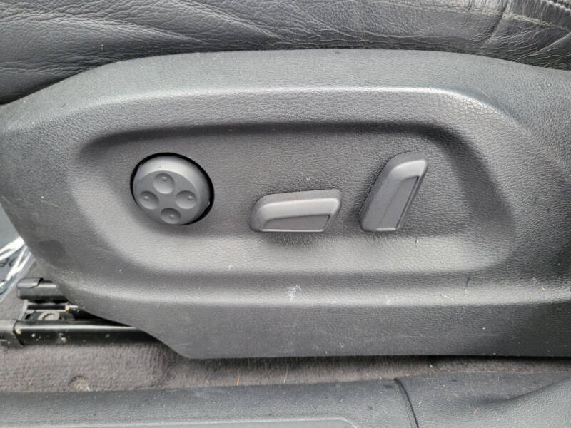 2012 Audi Q5 3.2 quattro Premium Plus