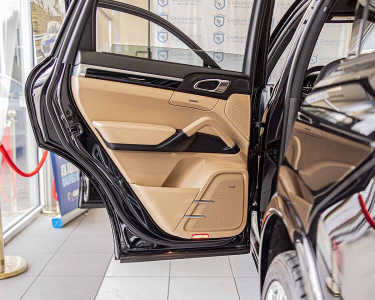 2017 Porsche Cayenne Platinum Edition