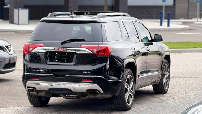 2017 GMC Acadia Denali