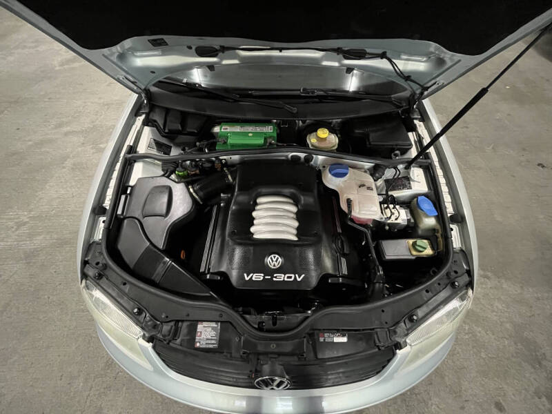 2000 Volkswagen Passat GLX V6