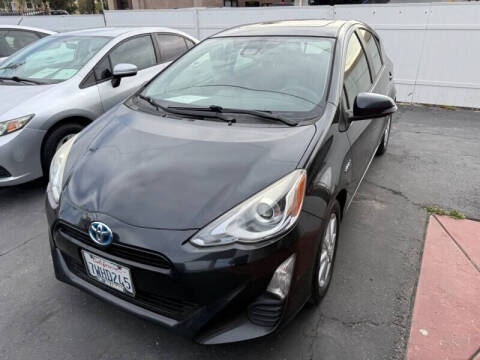 2016 Toyota Prius c Three