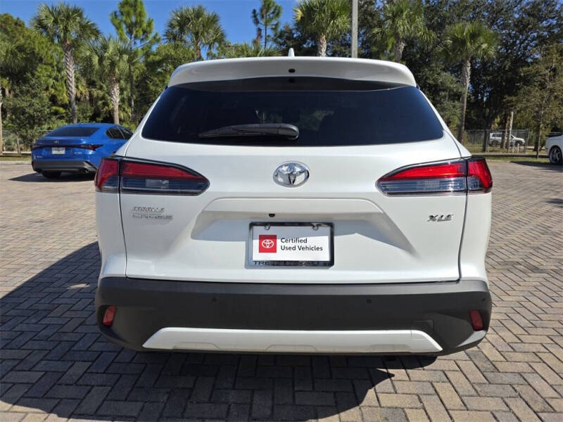 2024 Toyota Corolla Cross XLE